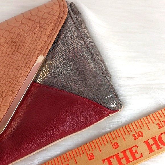 Bijou Brigette Clutch Wristlet - Picture 12 of 13